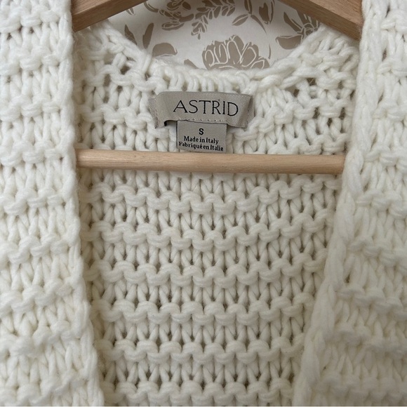 Astrid Chunky Knit Folk Vest – Made in Italy, Size S - Picture 3 of 4